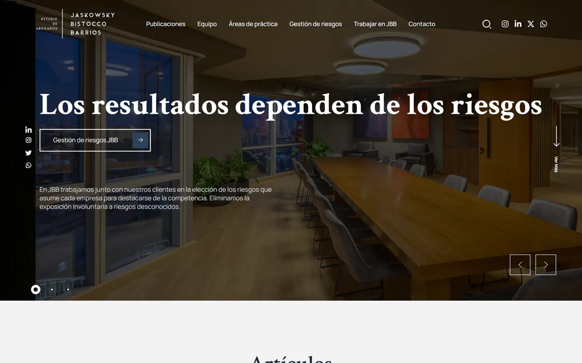 Portada de JBB Abogados en escritorio: la presentación del estudio con sus áreas de práctica y el camino hacia la consulta